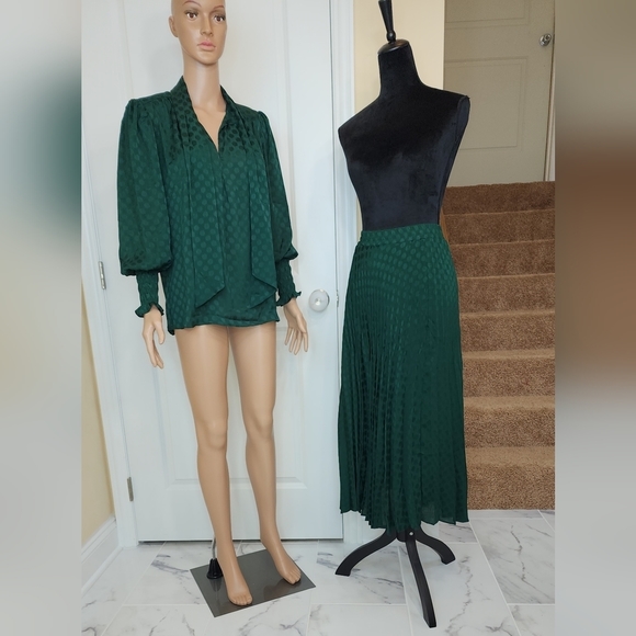 Max studio two piece set - Picture 3 of 16